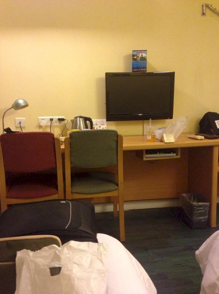 Home Inn Guangzhou Guangdong University Of Foreign Studies Baiyun Avenue Buitenkant foto