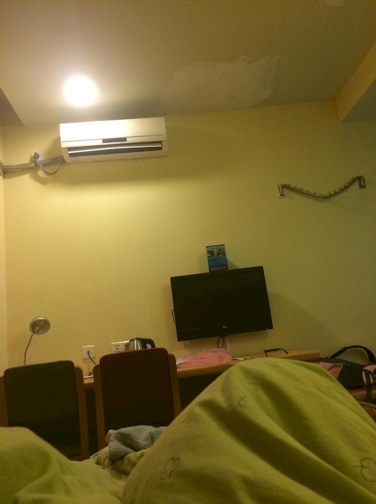 Home Inn Guangzhou Guangdong University Of Foreign Studies Baiyun Avenue Buitenkant foto