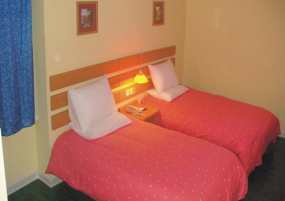 Home Inn Guangzhou Guangdong University Of Foreign Studies Baiyun Avenue Buitenkant foto