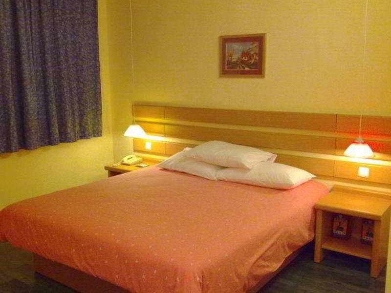 Home Inn Guangzhou Guangdong University Of Foreign Studies Baiyun Avenue Buitenkant foto